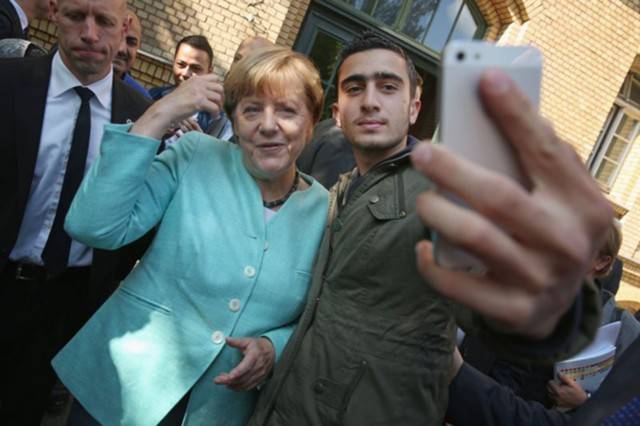 Меркель повернулась спиной к ЕС