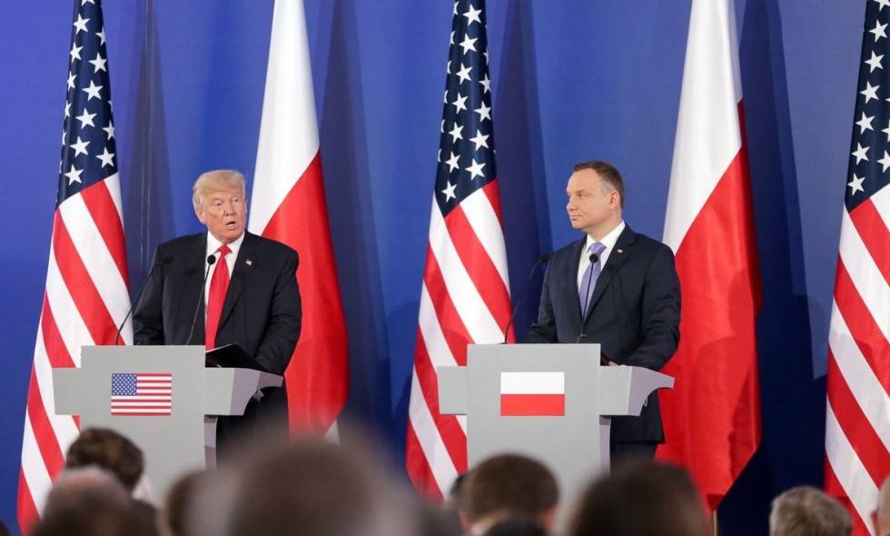 Евросоюз разглядел "руку Кремля" в сближении Польши с США вместо Украины