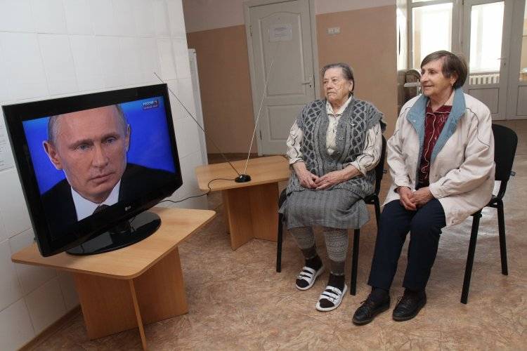 Россияне честно рассказали, почему любят и ненавидят Путина