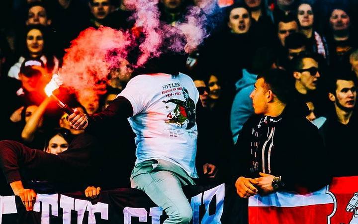 Харьковские неонацисты преподнесли урок патриотизма донецким футболистам