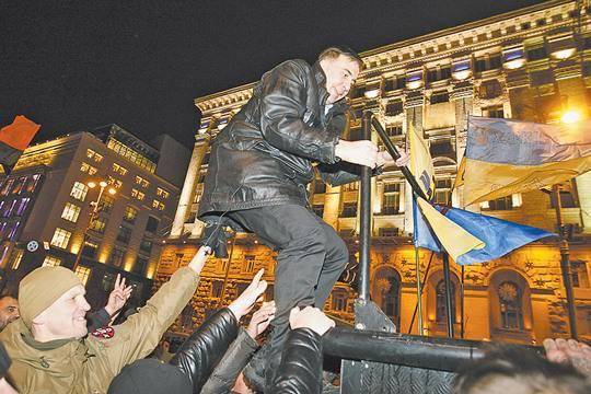 На Украине – то ли цирк, то ли шабаш: силовики сошлись в битве за власть