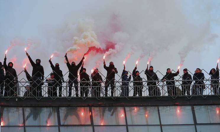 Националисты «Азова» подрались со сторонниками Михомайдана