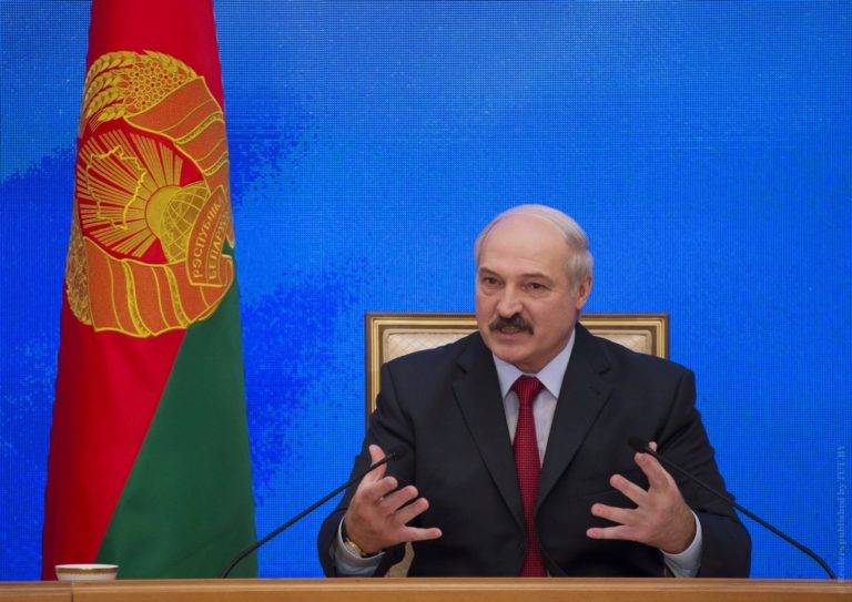 Лукашенко уволил министров-«пофигистов». При чем тут Москва