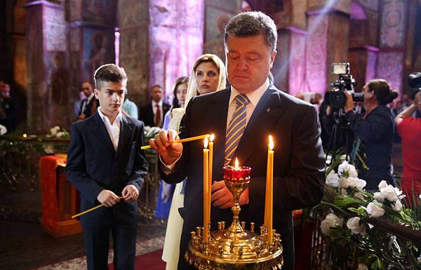 Почему Порошенко не стоило связываться с религией
