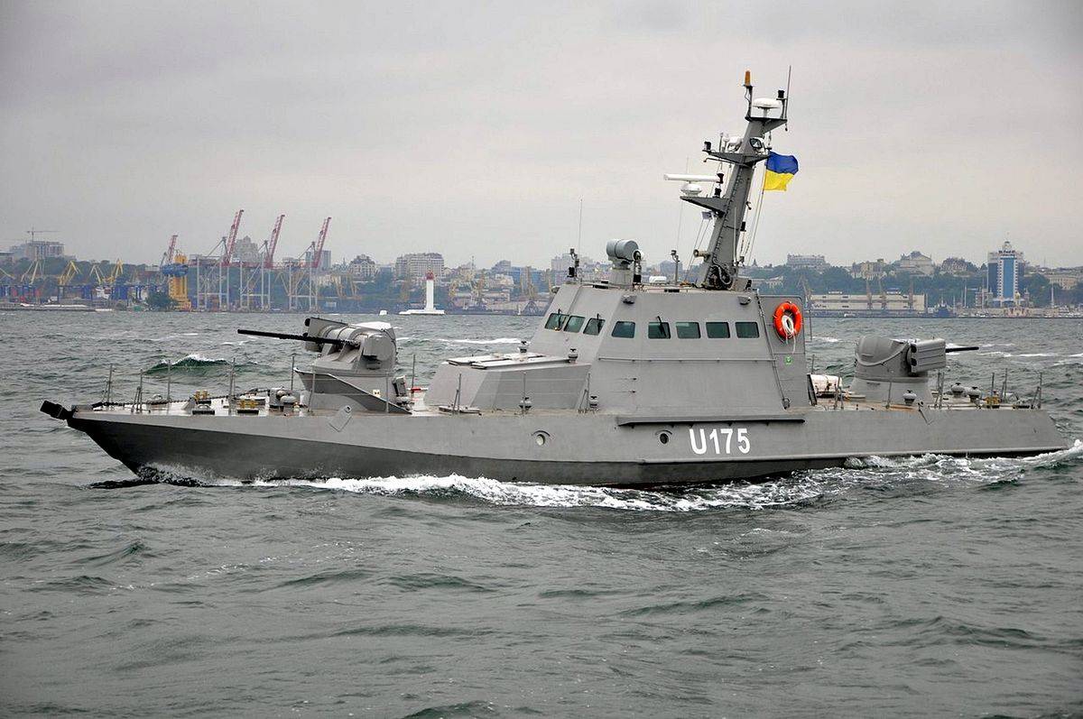 Украина требует от России освободить моряков и катера