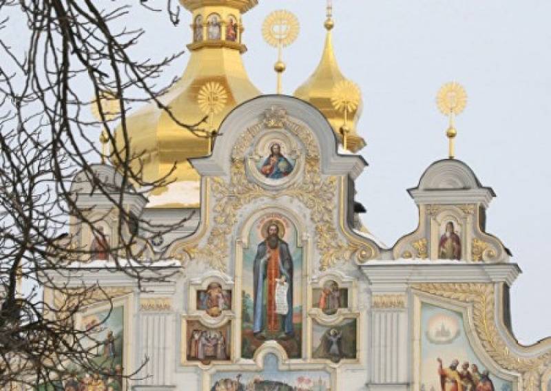 История повторяется. Как на Украине будут отбирать православные храмы