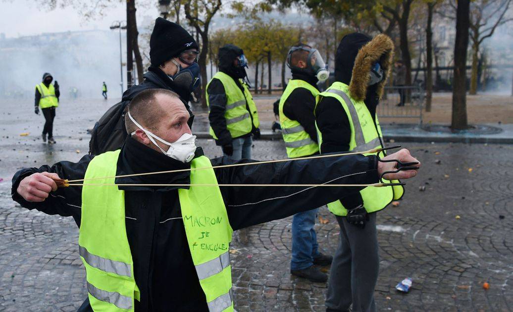 Протесты во Франции, эпизод шестой: по Макрону будут бить экономикой
