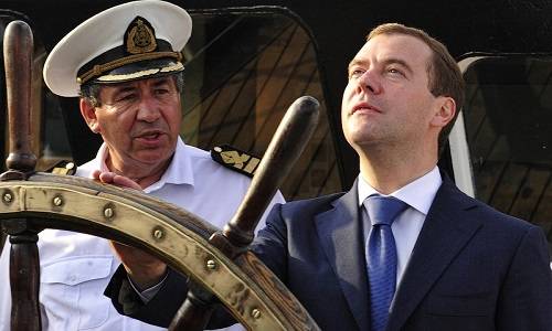 Разгром команды Медведева – и секрет непотопляемости его самого