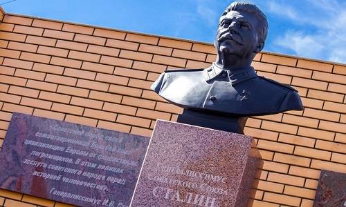 Что знаменует новый памятник Сталину в Новосибирске и чем он опасен власти