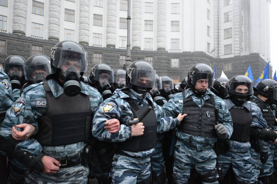 Почему Украина решилась выдать экс-беркутовцев Донбассу