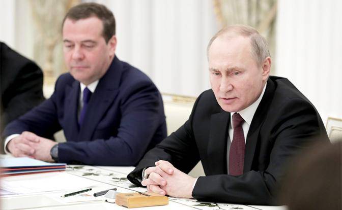 Операция «Преемник»: Медведеву надо победить в Ливии, как Путину — в Сирии