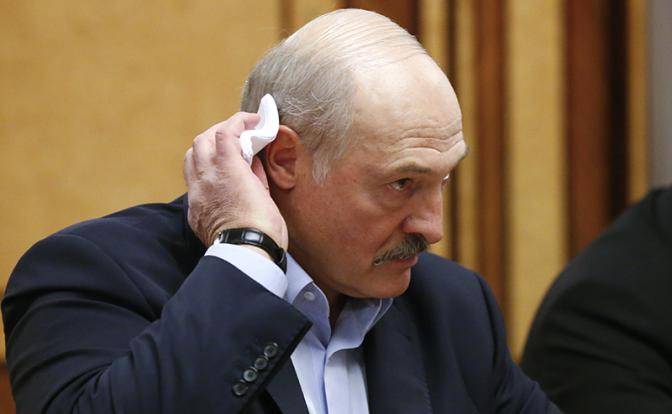 Запад обещает помочь Батьке Лукашенко уйти от Путина