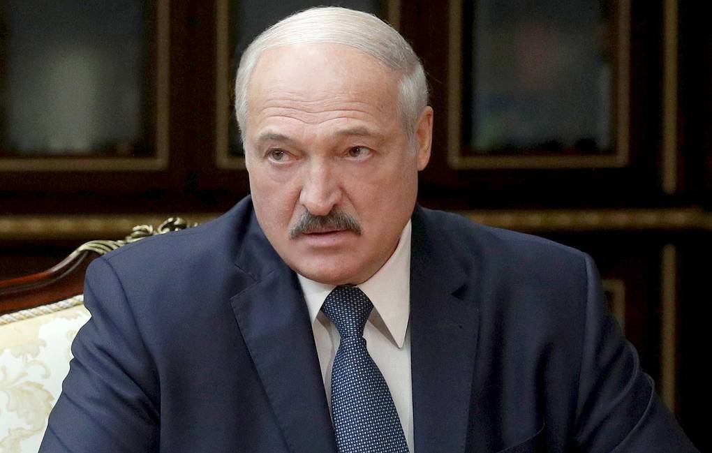 Лукашенко: Россия полыхает от коронавируса, а у нас обстановка спокойная