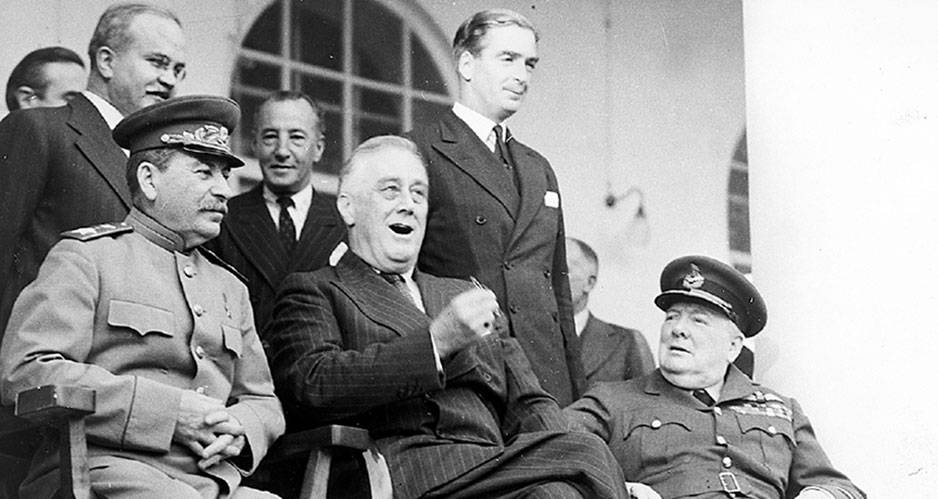 Как Сталин заставил Черчилля и Рузвельта стать союзниками СССР