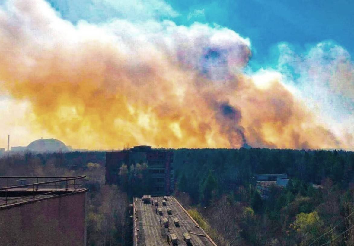 Пожар в Чернобыле: Рост радиации, пламя идёт в сторону Белоруссии