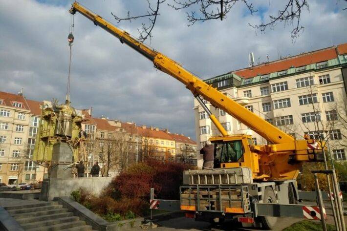 После сноса памятника Коневу в Чехии начались странные подтасовки фактов