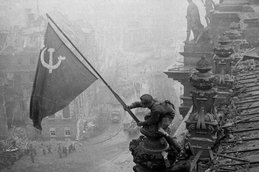 Подвиг СССР хотят вычеркнуть: Запад объявил России и ее прошлому войну