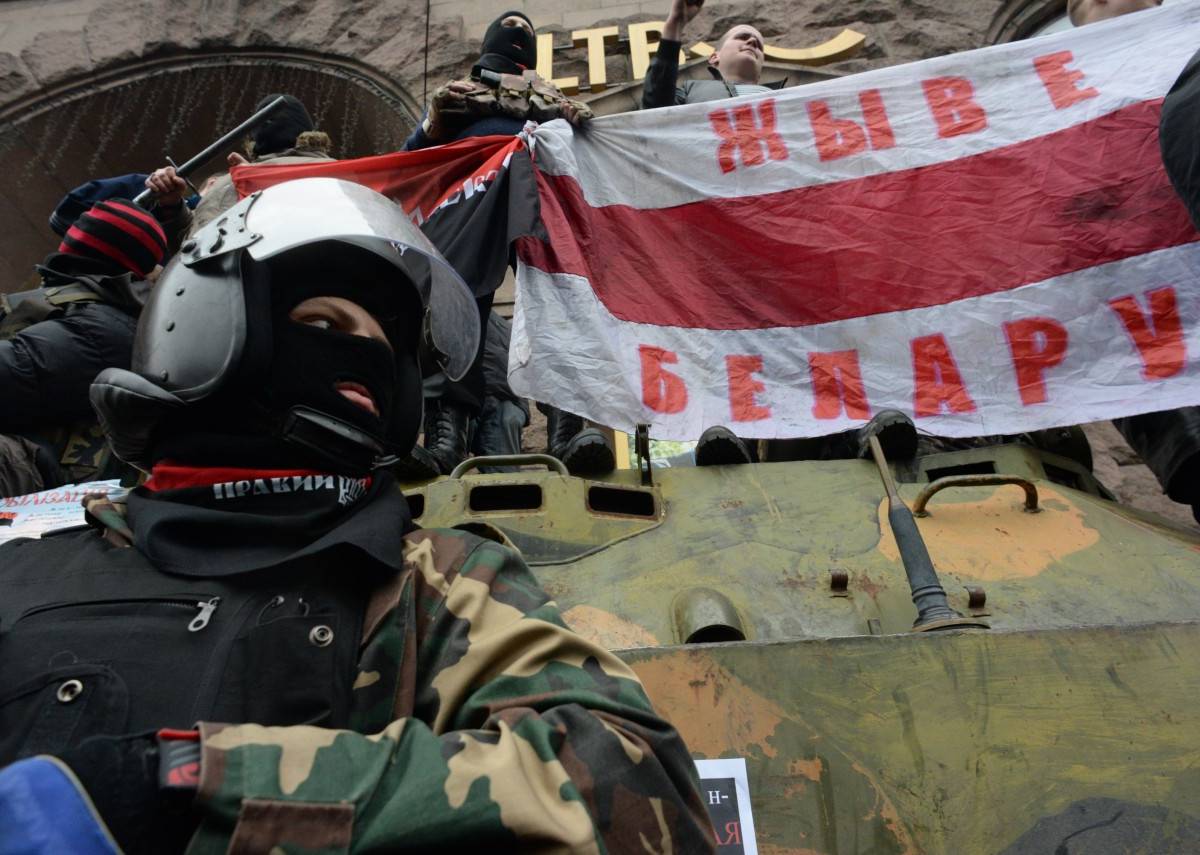 Ситуация в Белоруссии стремительно развивается в сторону Майдана