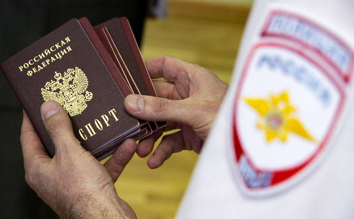 Желание жителей Прибалтики обрести паспорт РФ скрывает неприятные проблемы