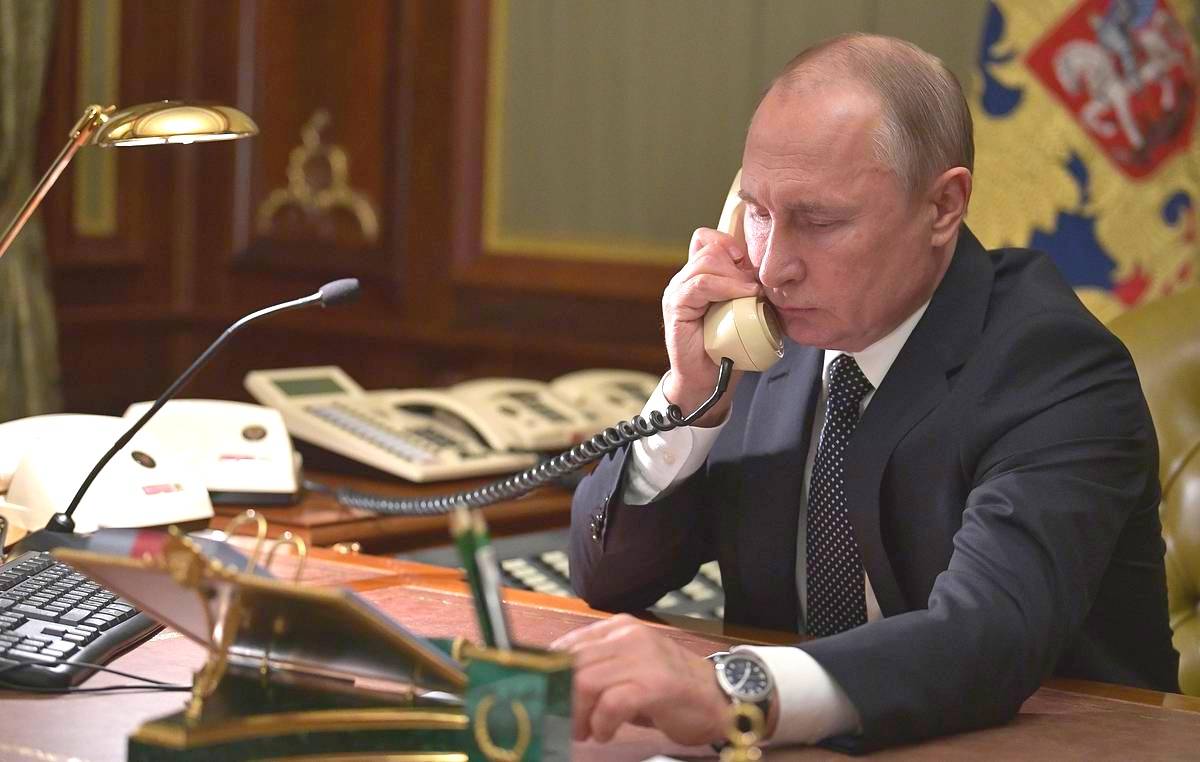 Телефонный разговор Зеленского с Путиным вызвал бурную реакцию на Украине