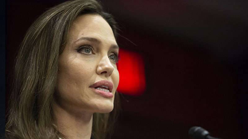 «Дешевая картинка»: визит Джоли во Львов — проплаченная пиар-акция Киева