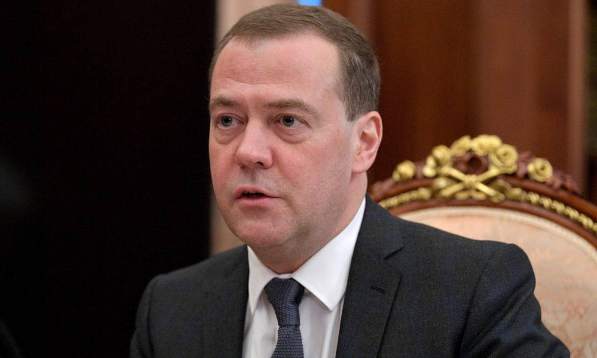"Как с коммунизмом": Медведев сделал тонкий намек собравшейся в ЕС Украине