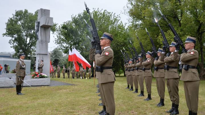 Польские власти глумятся над памятью жертв Волынской резни