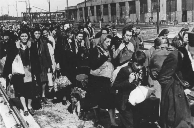 О послевоенной депортации немцев из Польши и о польских фашистах