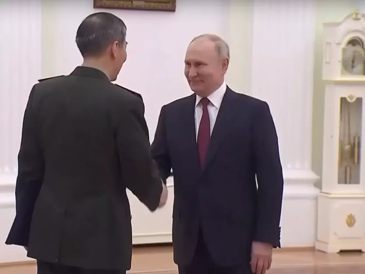 «Превосходство США лопнуло»: встреча Путина с Ли Шанфу испугала поляков