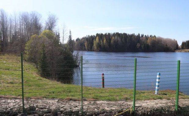 Daily Mail: финны высмеяли появившийся на границе с Россией забор