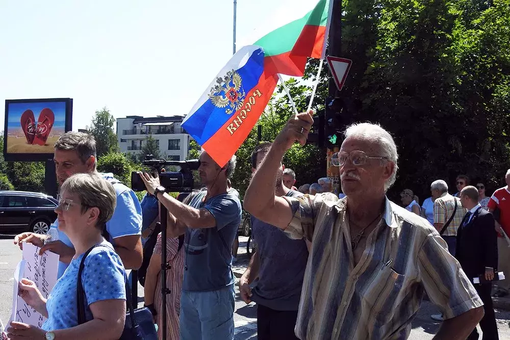 Болгарским патриотам крайне непросто без поддержки Москвы