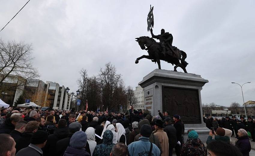 Белоруссия: памятник Александру Невскому в контексте актуальной истории