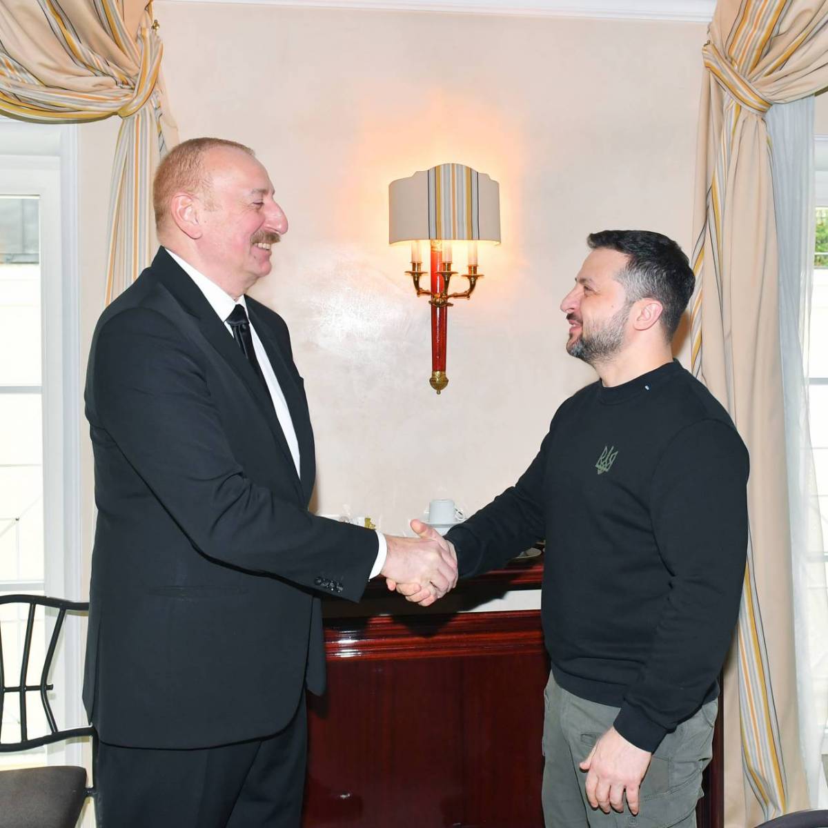 Алиев поддержал Зеленского в противостоянии с Путиным