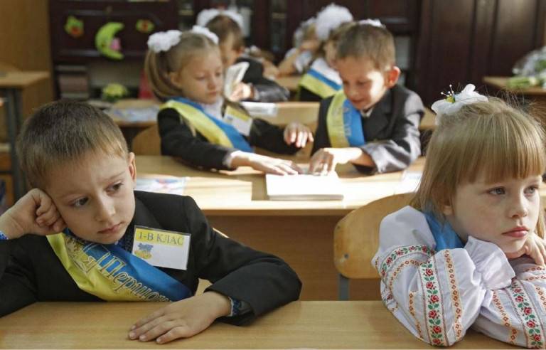 Обыкновенный нацизм: Украина силится «перепрошить» русских детей