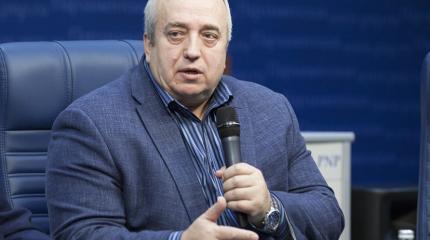Клинцевич рассказал о новом бизнесе Порошенко с легализацией сружия Клинцевич рассказал о новом бизнесе Порошенко с легализацией сружия