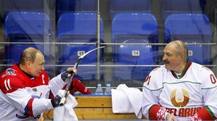 Путин и Лукашенко решат судьбу Варшавы на хоккейном корте Путин и Лукашенко решат судьбу Варшавы на хоккейном корте