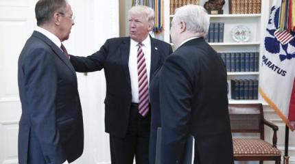 Трамп сдал Кремлю секреты США Трамп сдал Кремлю секреты США