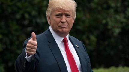 На следующих выборах США столкнутся два шоумена На следующих выборах США столкнутся два шоумена