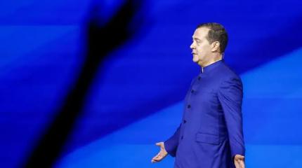 Снова «Превед, медвед»? Что хорошего «Единая Россия» может сказать молодежи Снова «Превед, медвед»? Что хорошего «Единая Россия» может сказать молодежи