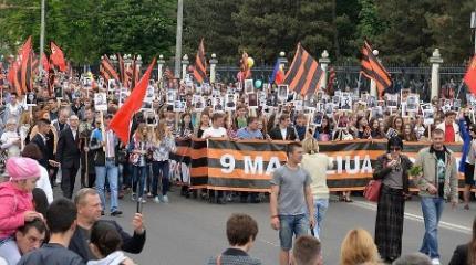 «Проевропейское» большинство Молдовы – за День Европы, а народ – за День По