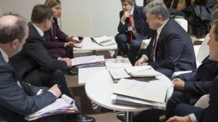Давос: безрезультатная прогулка Порошенко Давос: безрезультатная прогулка Порошенко