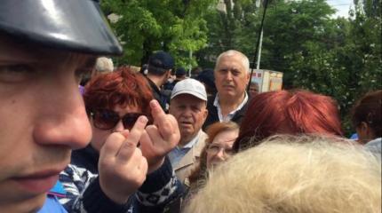 Одесские пенсионеры послали правосеков Одесские пенсионеры послали правосеков