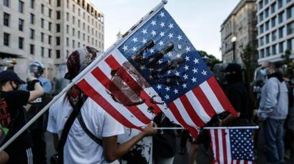 В США готовятся к перестройке или перестрелке В США готовятся к перестройке или перестрелке