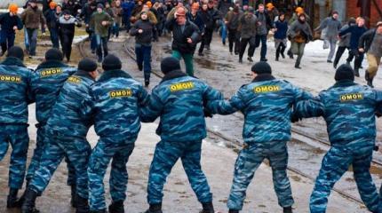 Бунт украинцев на польской границе засняли видеокамеры Бунт украинцев на польской границе засняли видеокамеры