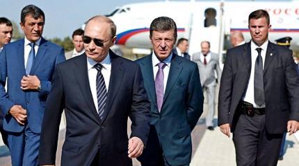 Новая волна отставок губернаторов и военная риторика Кремля Новая волна отставок губернаторов и военная риторика Кремля