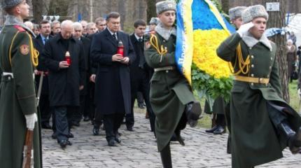 Почему Украина содействует Польше в «катынском вопросе»