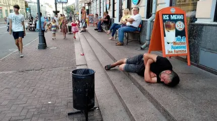 Пир во время чумы: киевская власть паразитирует на бедах Украины