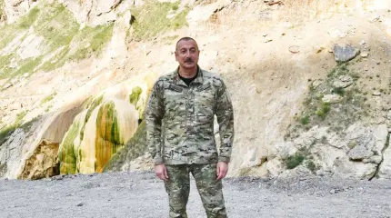 Профессор Нью-Йоркского университета назвал Алиева «превращающимся в Саакашвили для России» Профессор Нью-Йоркского университета назвал Алиева «превращающимся в Саакашвили для России»