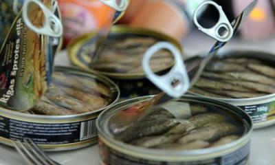 Кому по вкусу рижские шпроты: Латвия ищет замену рынку РФ