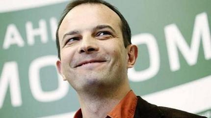 Активисты Майдана зачищают «старших братьев» Активисты Майдана зачищают «старших братьев»